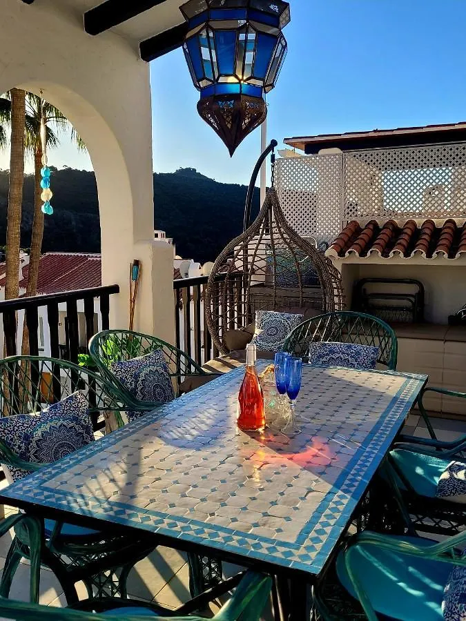 Benahavis Village Penthouse Apartment, 2 Bedrooms, Stunning Views, Swimming Pool !! 0*,