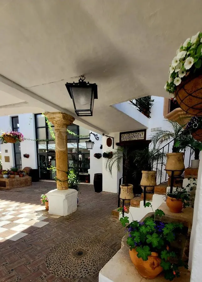 Benahavis Village Penthouse Apartment, 2 Bedrooms, Stunning Views, Swimming Pool !! Apartment