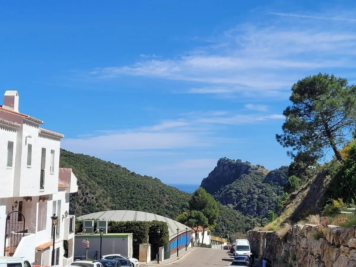Benahavis Village Penthouse Apartment, 2 Bedrooms, Stunning Views, Swimming Pool !! contacts