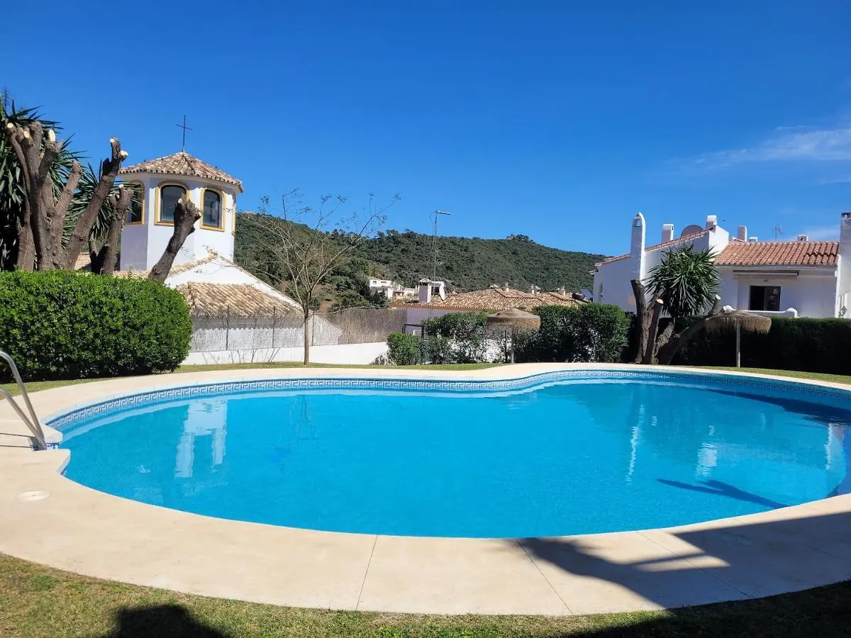 Benahavis Village Penthouse Apartment, 2 Bedrooms, Stunning Views, Swimming Pool !! Apartment